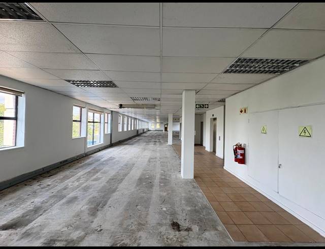 750M² OFFICE TO LET IN RANDJESPARK